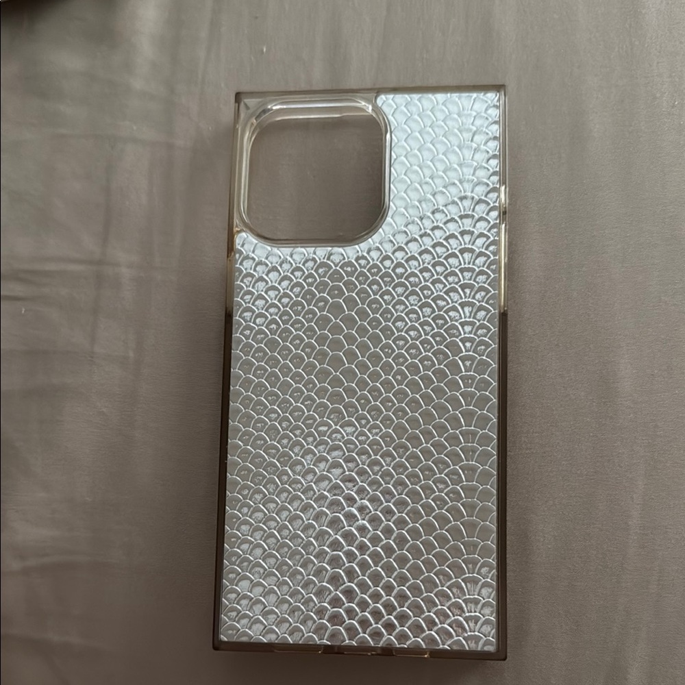 Flaunt IPhone Pro Max 15 pro max MagSafe Clear Snake Skin Pattern Phone Case